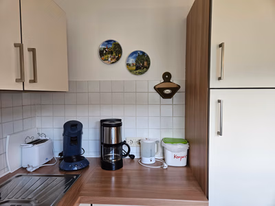 Küchengeräte: Toaster, Wasserkocher, Pad und Filter-Kaffemachiene